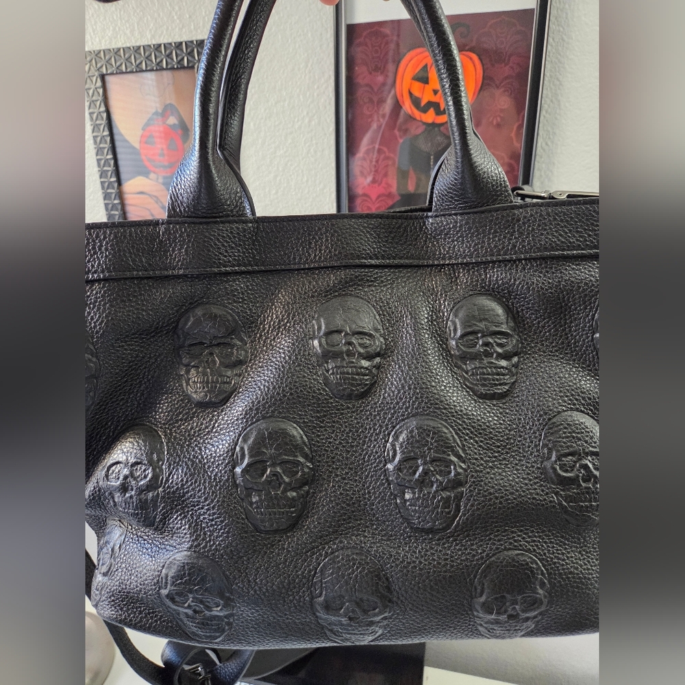 IO PELLE Skull Satchel - Picture 5 of 5
